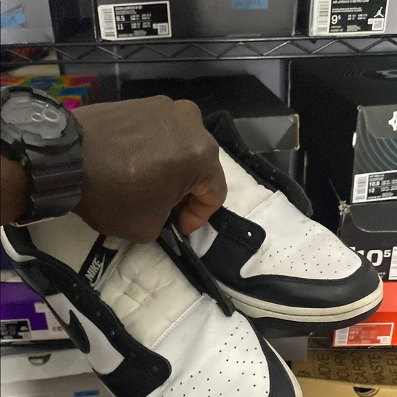 Nike panda dunks low size 11men preowned no box - Picture 3 of 4